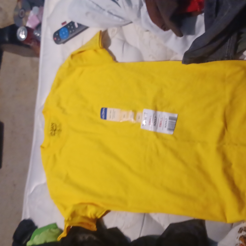 Yellow Small Adukt Tshirt
